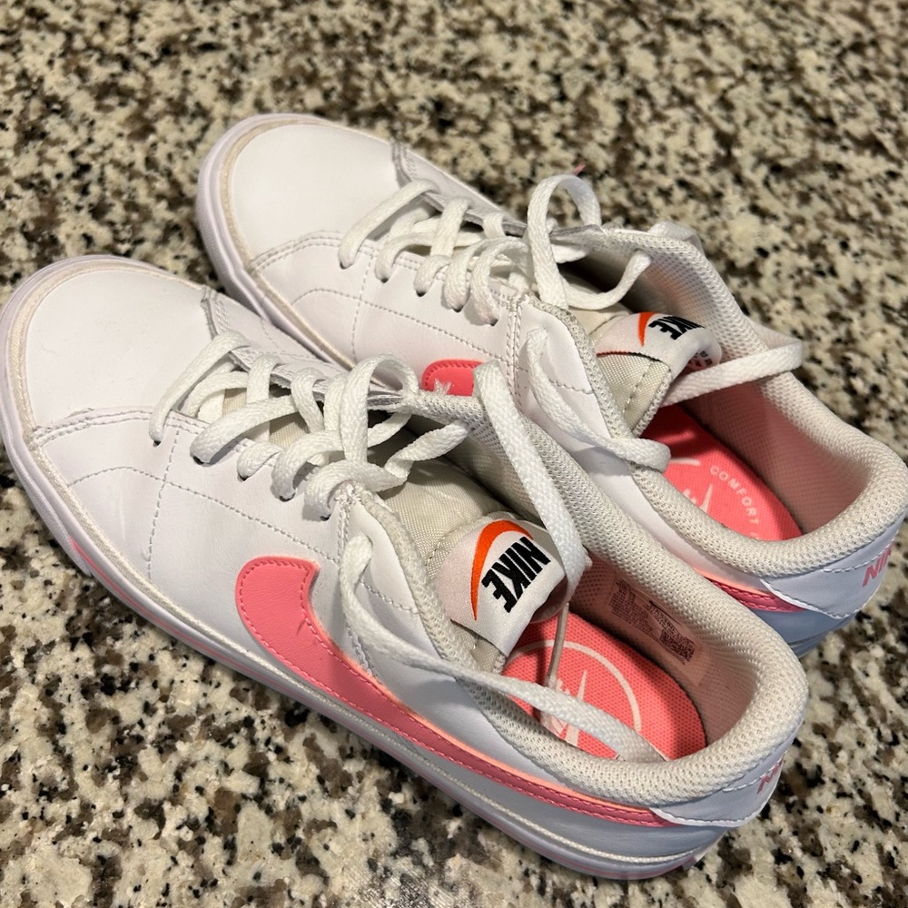 Nike Court Legacy Classics